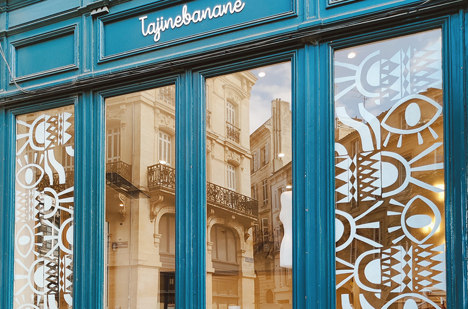 Décoration d'une vitrine de magasin à Bordeaux